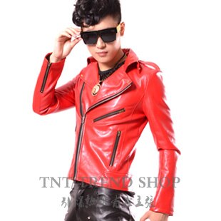 뜨거운 패션 남자 무대 가수 의류 레드 리벳 장식 클래식 오토바이 탑 남성 의류 의상 가죽 자켓 코트